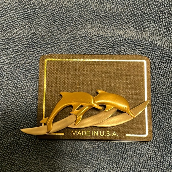 Jewelry - Vintage Dolphin brooch - NWT